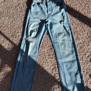 Stylish Light eash Distressed Women Jeans